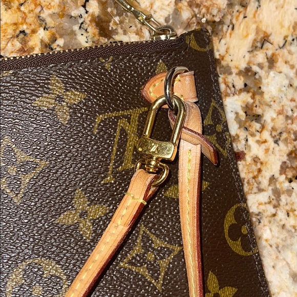 Louis Vuitton Monogram Brown Clutch - Picture 3 of 9